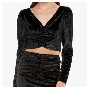 WAYF CINCHED VELVET TOP 🌸IN STORES🌸